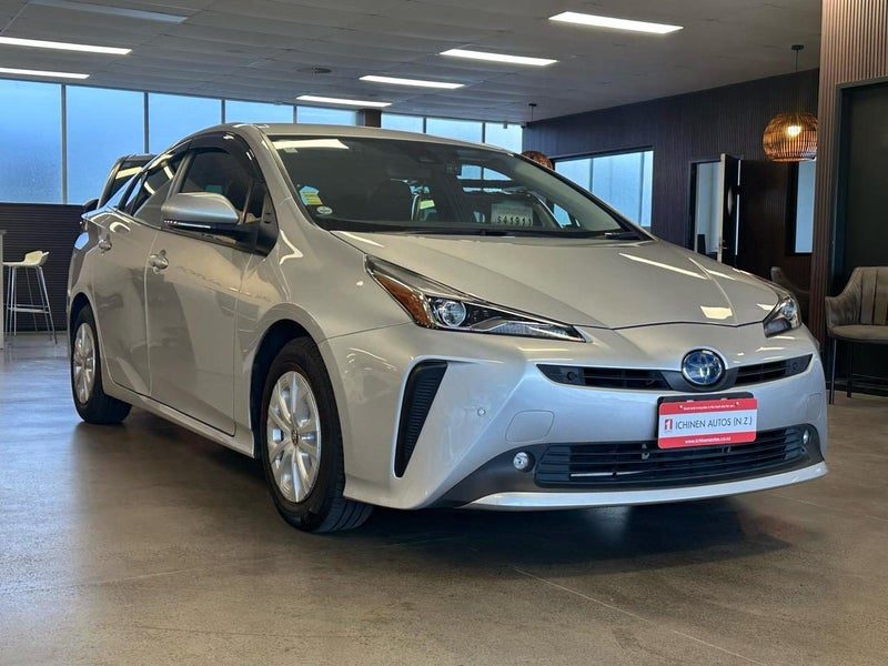 2021 Toyota Prius -S / Adaptive Cruise Control, photo 2