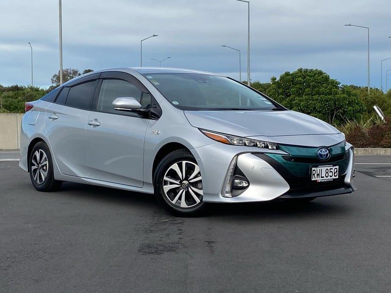 2017 Toyota Prius PHV