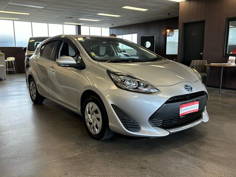 2021 Toyota Aqua Hybrid, photo 3