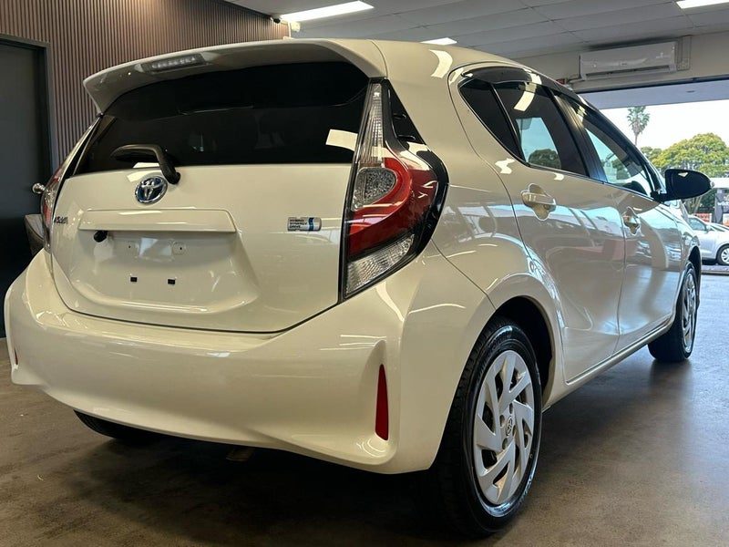 2019 Toyota Aqua -S / PUSH START, photo 3