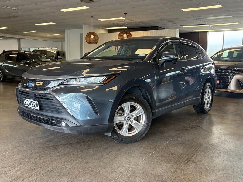 2020 Toyota Harrier Hybrid / Apple Carplay!