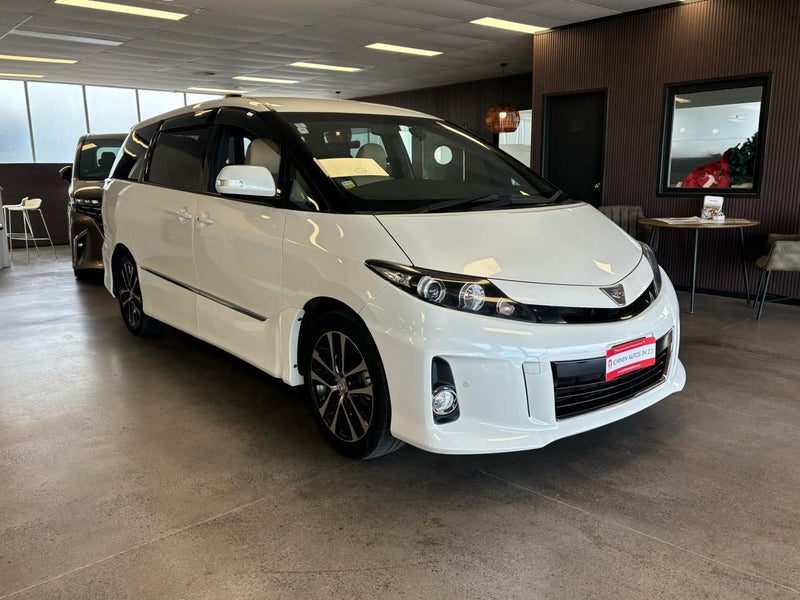 2015 Toyota Estima Aeras, photo 2