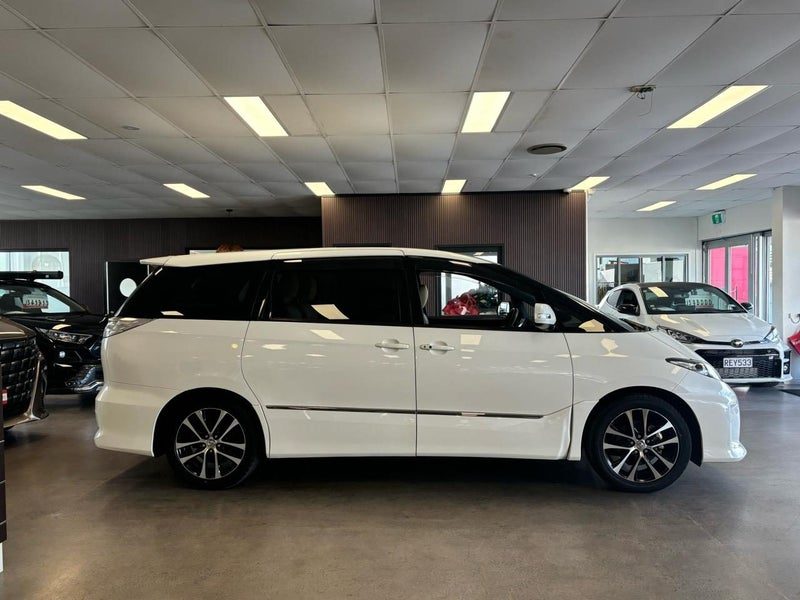 2015 Toyota Estima Aeras, photo 3