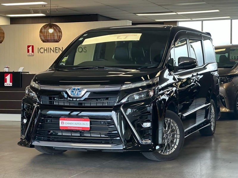 2021 Toyota Voxy Hybrid / ZS KIRAMEKI III