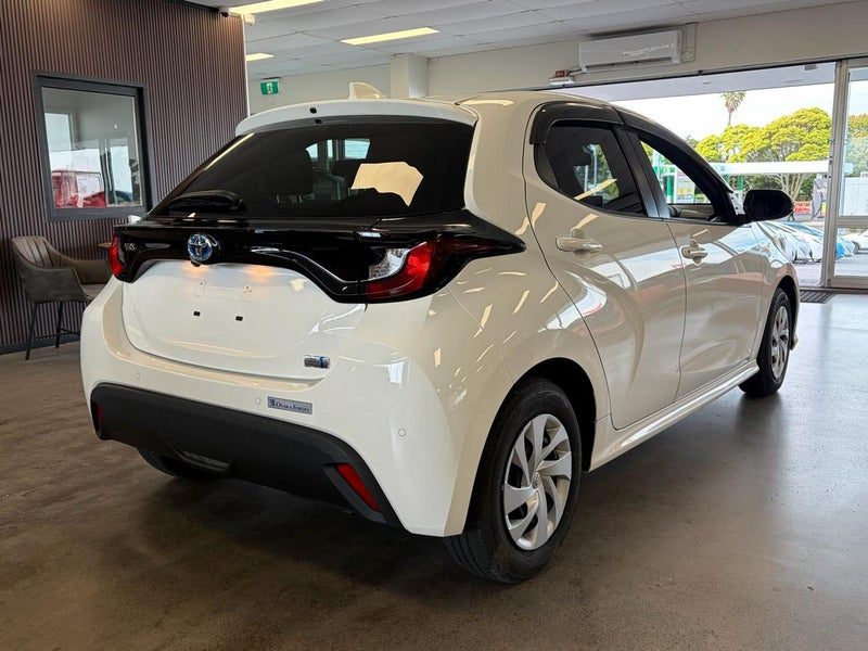 2021 Toyota Yaris Hybrid X, photo 3