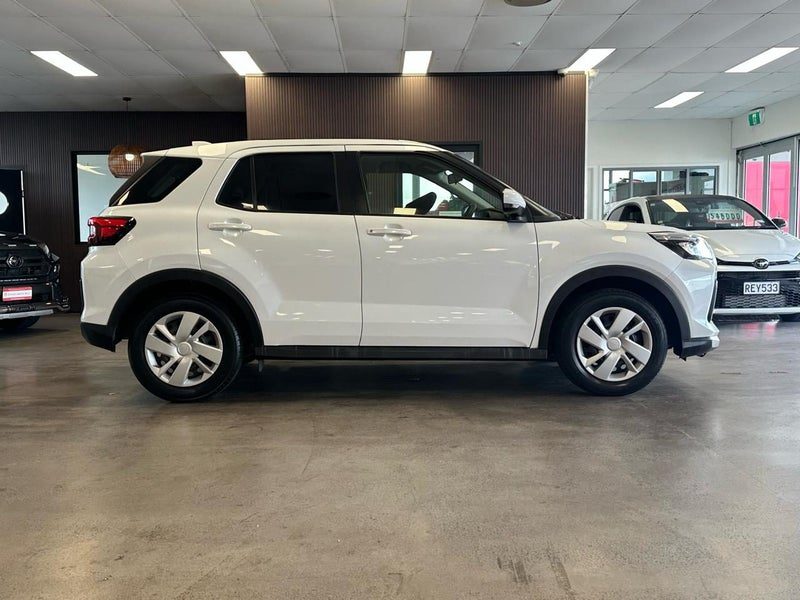 2022 Daihatsu Rocky, photo 3