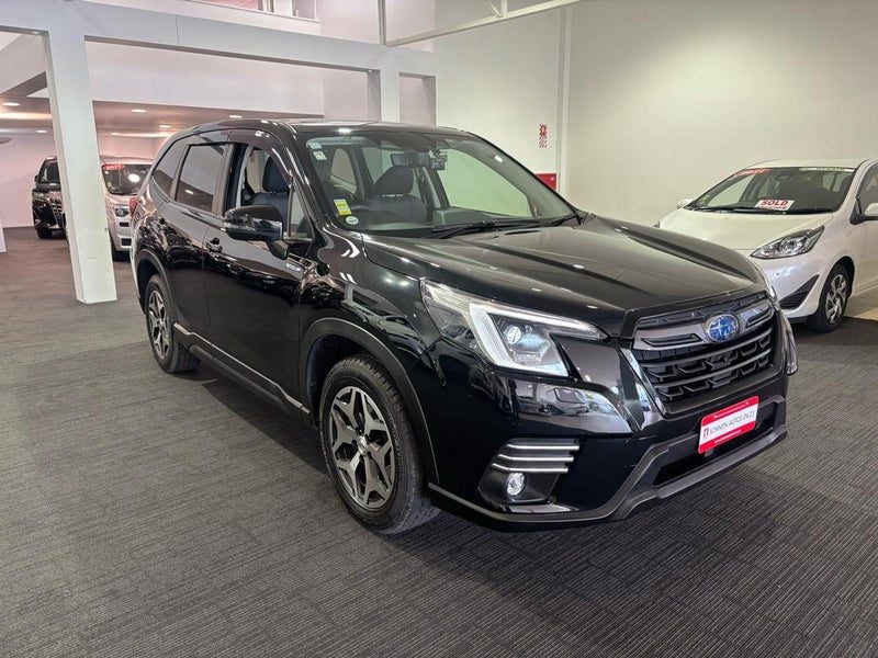 2023 Subaru Forester Touring, photo 2