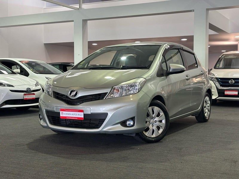 2013 Toyota Vitz 1.3, main photo