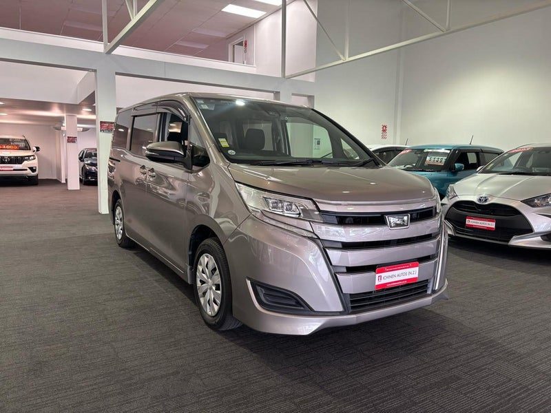 2021 Toyota Noah X, photo 2