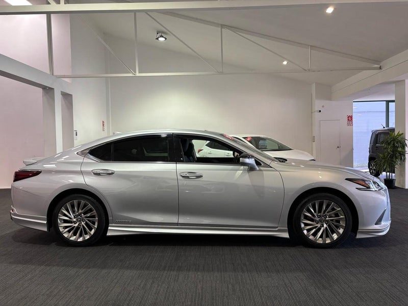 2021 Lexus ES 300h, photo 3