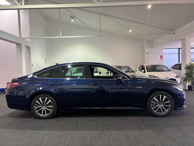 2020 Toyota Crown Hybrid, photo 3