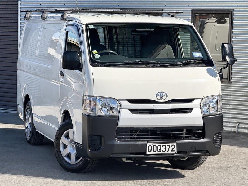 2018 Toyota Hiace DX, photo 3