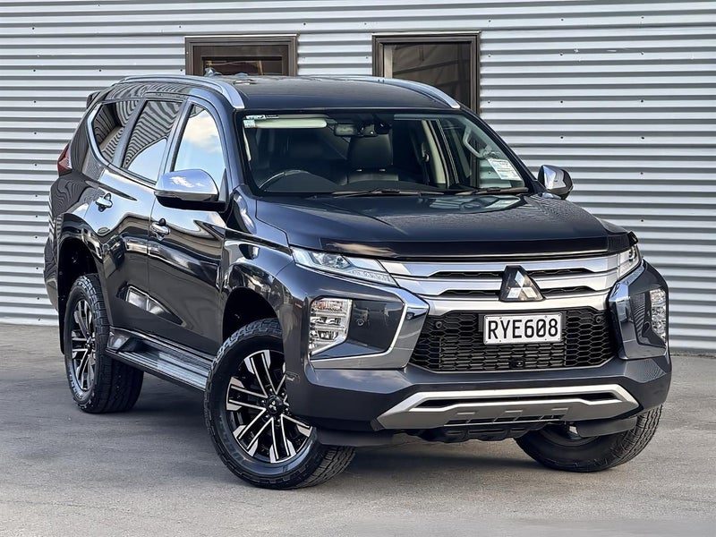 2022 Mitsubishi Pajero Sport VRX, photo 2