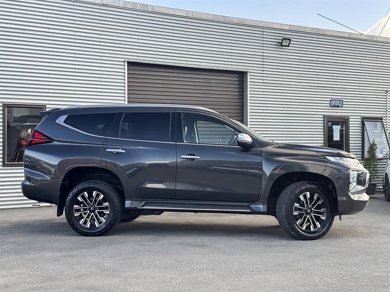 2022 Mitsubishi Pajero Sport VRX, photo 3
