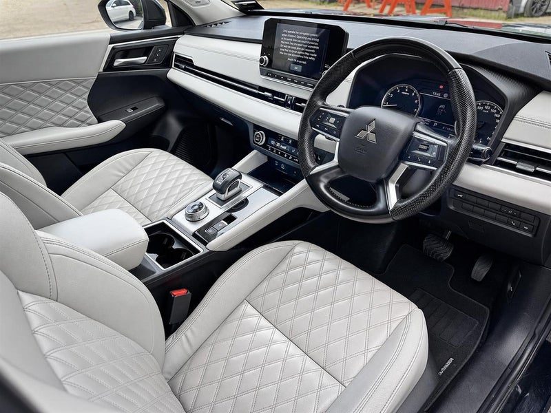 2022 Mitsubishi Outlander VRX, photo 3