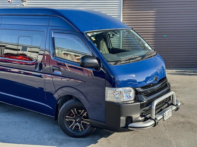 2017 Toyota Hiace ZX TD, photo 2
