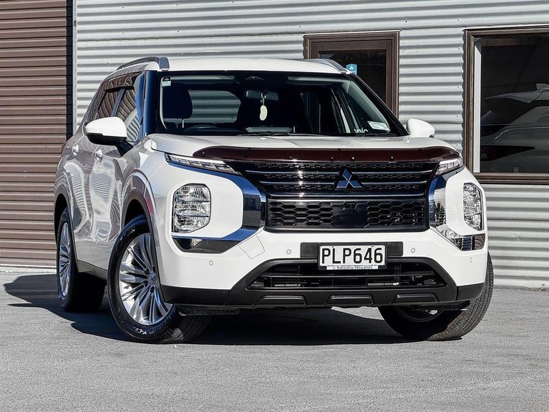 2022 Mitsubishi Outlander LS, photo 2