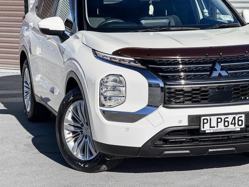 2022 Mitsubishi Outlander LS, photo 3