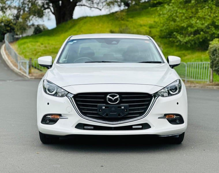 2017 Mazda Axela S, photo 2