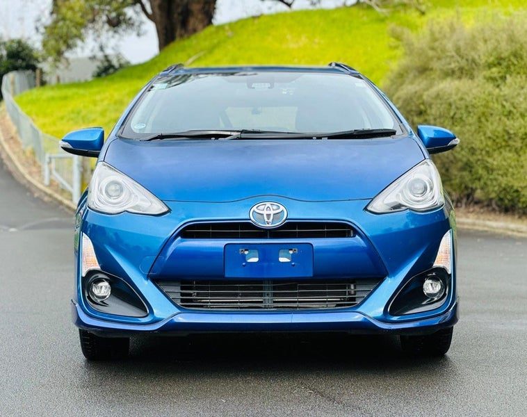 2016 Toyota Aqua X Urban, photo 2