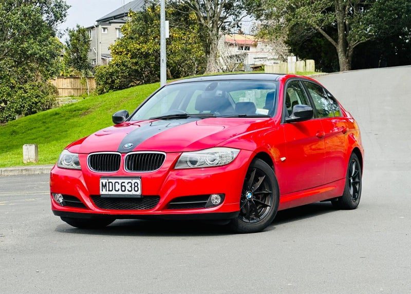 2011 BMW 3 Series, photo 3