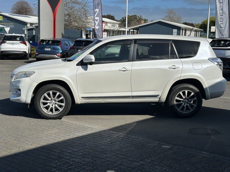 2012 Toyota Vanguard SUV, photo 2