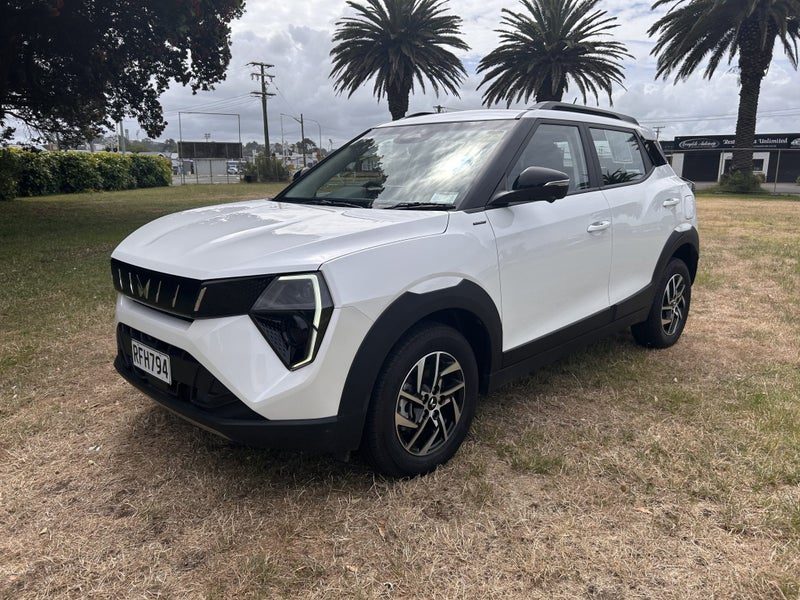 2025 Mahindra XUV 3XO Ax5l 1.2Pt/6At