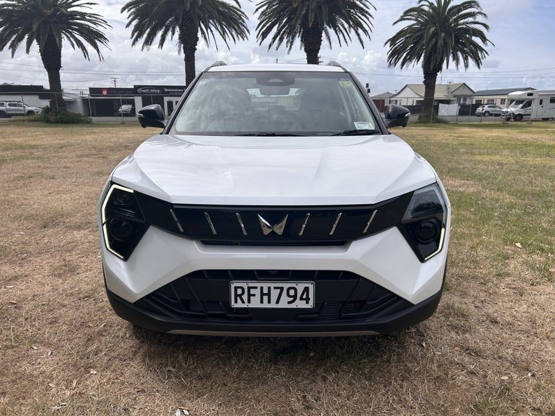 2025 Mahindra XUV 3XO Ax5l 1.2Pt/6At, photo 2