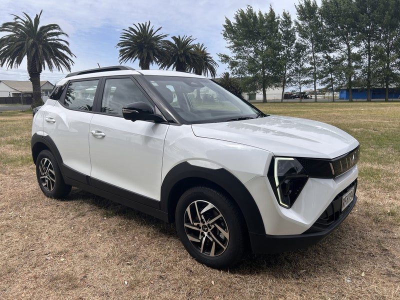 2025 Mahindra XUV 3XO Ax5l 1.2Pt/6At, photo 3