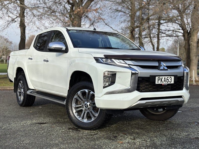 2022 Mitsubishi Triton Dc Glxr 6At 2.4D/4Wd