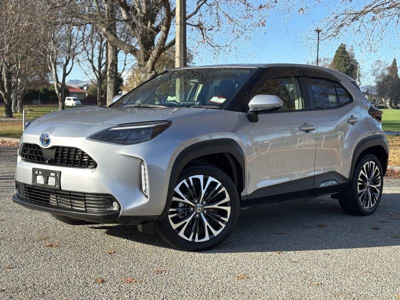 2020 Toyota Yaris Cross 1.5 Hybrid Z 4WD SUV, photo 3