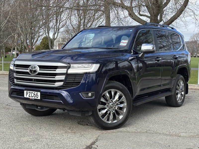 2023 Toyota Land Cruiser VX Limited, photo 3