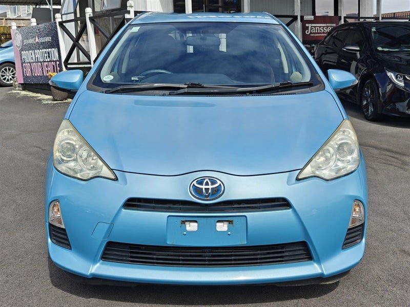 2012 Toyota Aqua G, photo 2