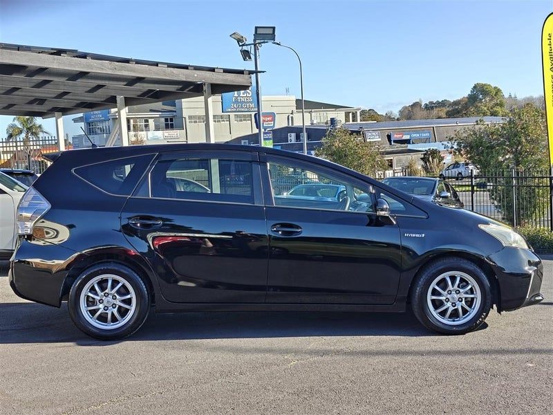 2013 Toyota Prius ALPHA S, Bluetooth, Rear Camera, photo 3