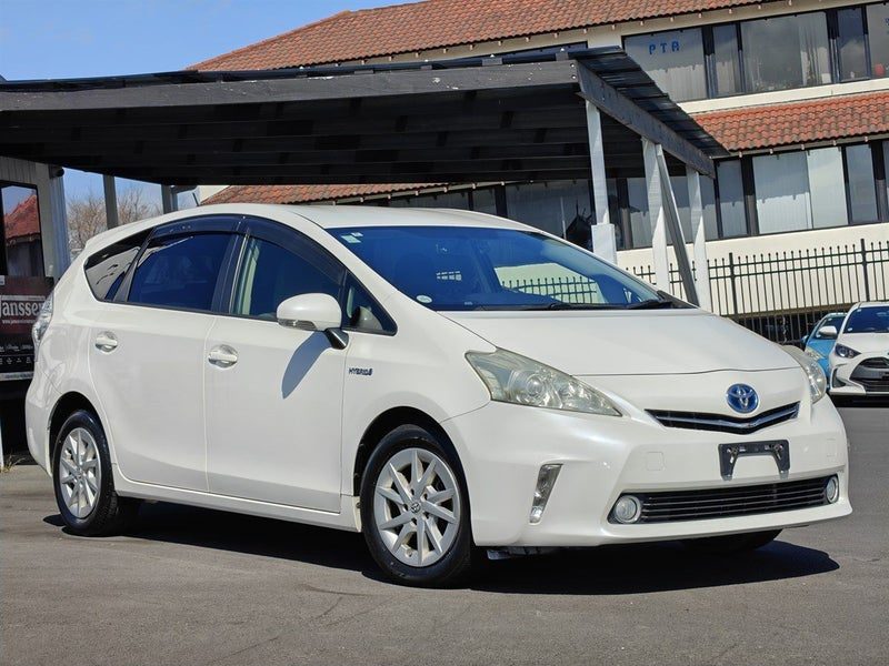 2012 Toyota Prius ALPHA, Bluetooth, Rear Camera