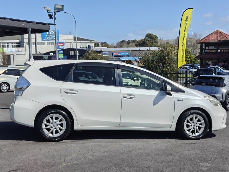 2012 Toyota Prius ALPHA, Bluetooth, Rear Camera, photo 3