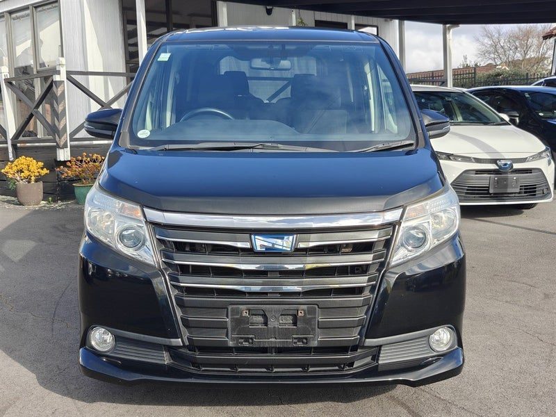 2015 Toyota Noah G, photo 2
