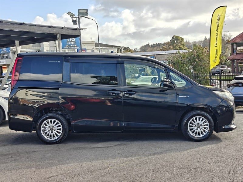 2015 Toyota Noah G, photo 3
