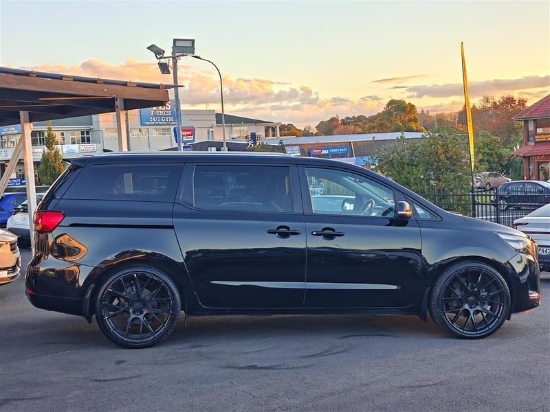 2017 Kia Carnival EX, photo 3