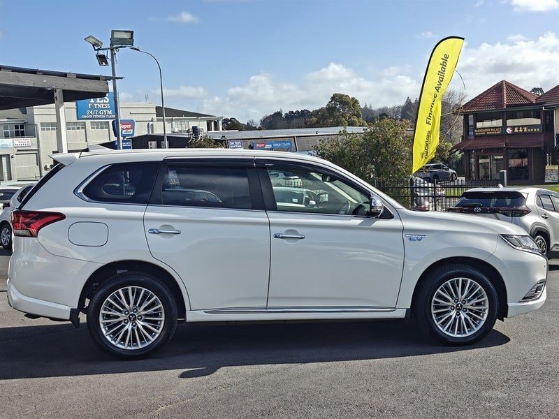 2018 Mitsubishi Outlander G 5 Seater, photo 3