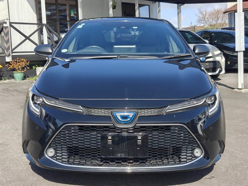 2021 Toyota Corolla Touring, photo 2
