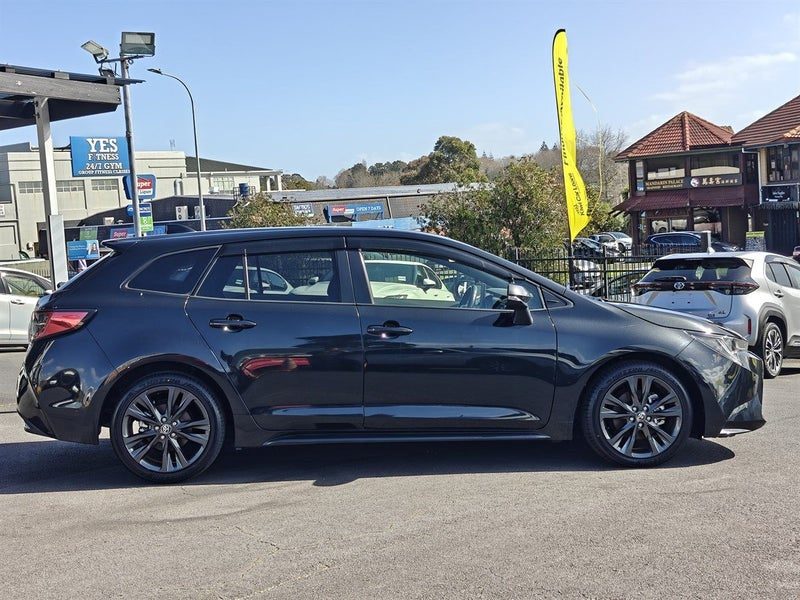 2021 Toyota Corolla Touring, photo 3