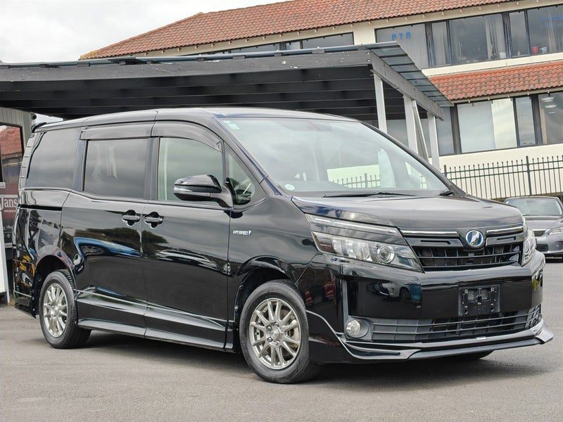2014 Toyota Voxy Hybrid