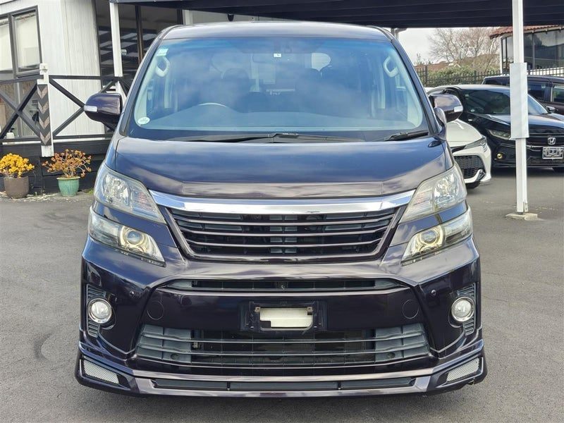 2013 Toyota Vellfire 7 Seater, photo 2