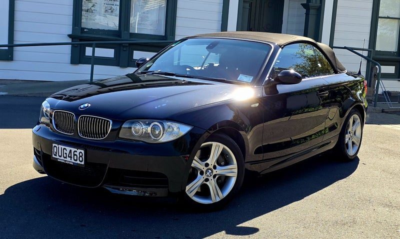 2010 BMW 1 Series 135I Cabrio, photo 2