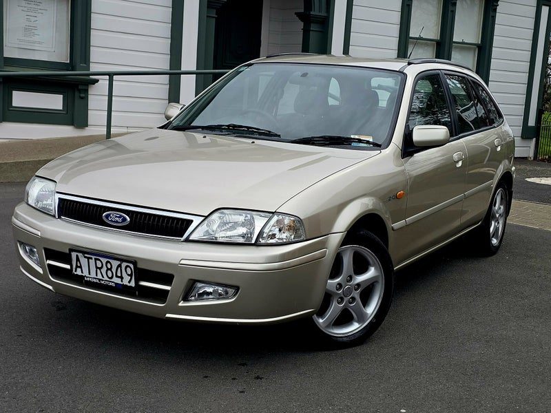 2002 Ford Laser Xri, photo 2