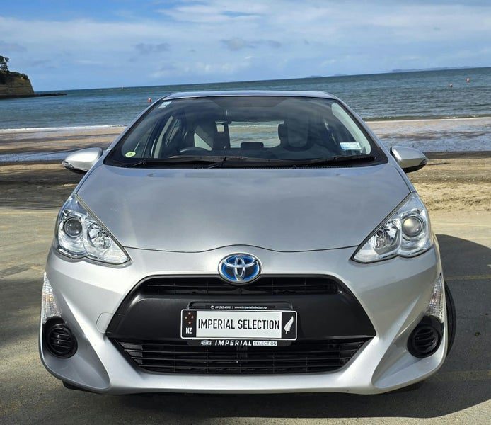 2017 Toyota Aqua Facelift Hybrid, photo 2