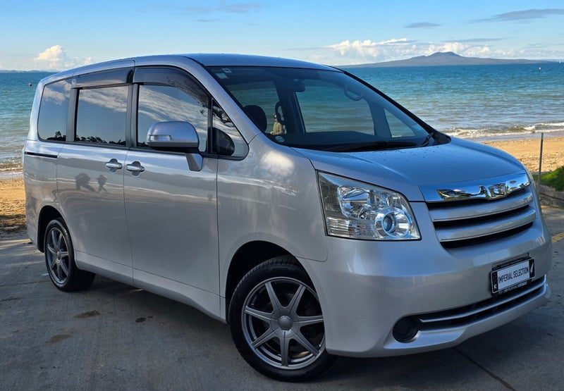 2010 Toyota Noah