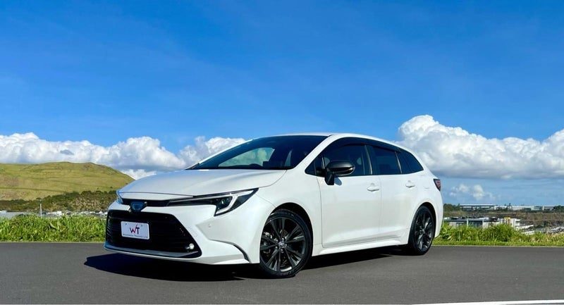 2023 Toyota Corolla Touring WXB Hybrid Wagon, photo 2