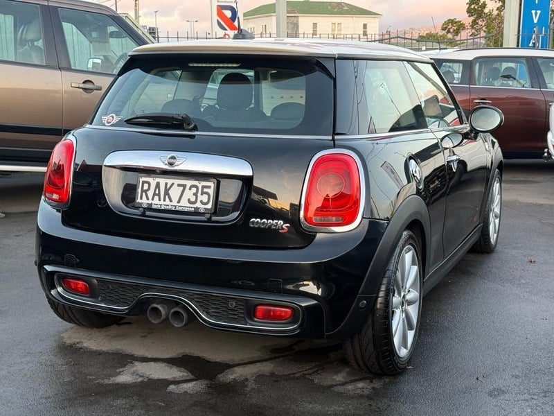 2014 MINI Cooper S 5 Door Hatchback, photo 3